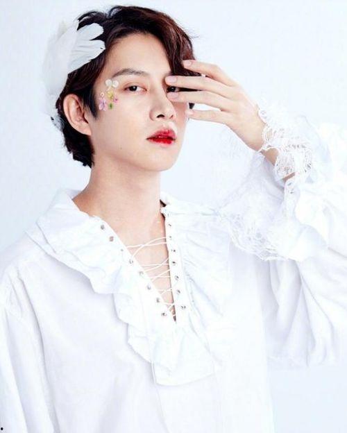 娱乐圈之金希澈,娱乐圈的璀璨明星，魅力四射的韩流王子