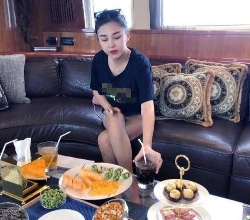 开车进故宫身份背景,探寻皇家秘境的传奇车行记